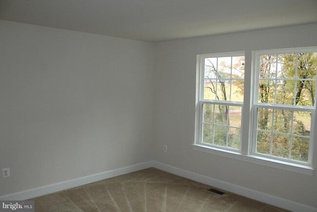 Building Photo - 10665 Hinton Wy