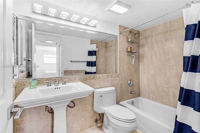 Building Photo - 5880 Collins Ave
