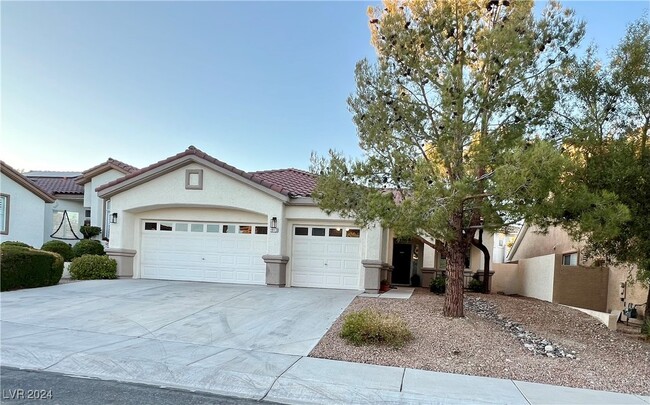 Primary Photo - 1913 Sierra Oaks Ln