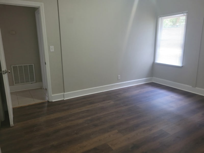 Building Photo - 207 Dogwood Dr