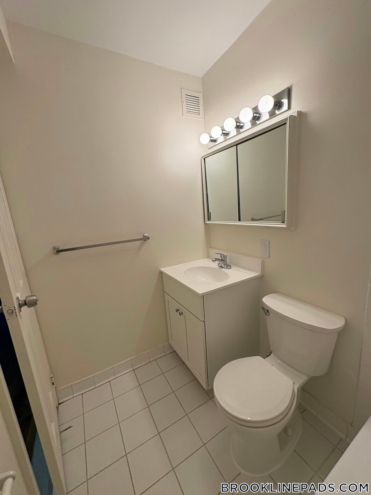 Building Photo - 175 Freeman St