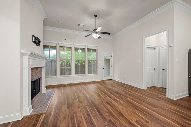 Building Photo - 14835 Pendleton Way
