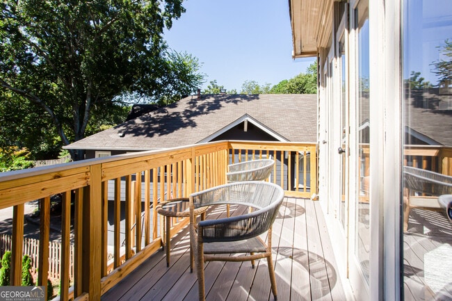 Building Photo - 524 Seminole Ave NE