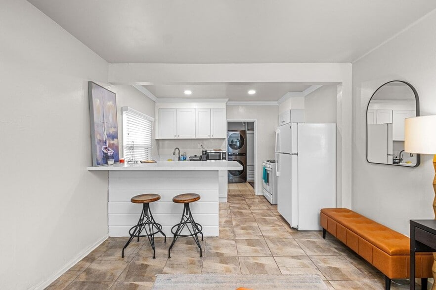 Building Photo - 58 10th Ct