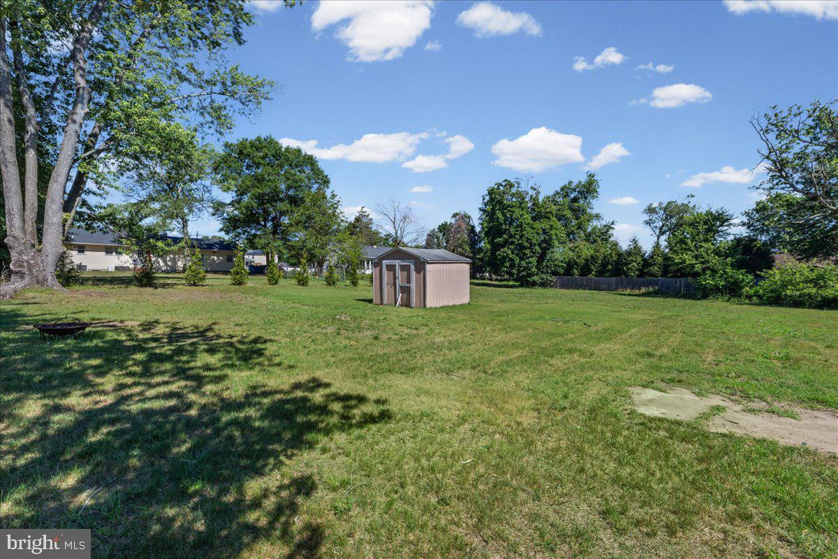 Building Photo - 1 Spruce Ln