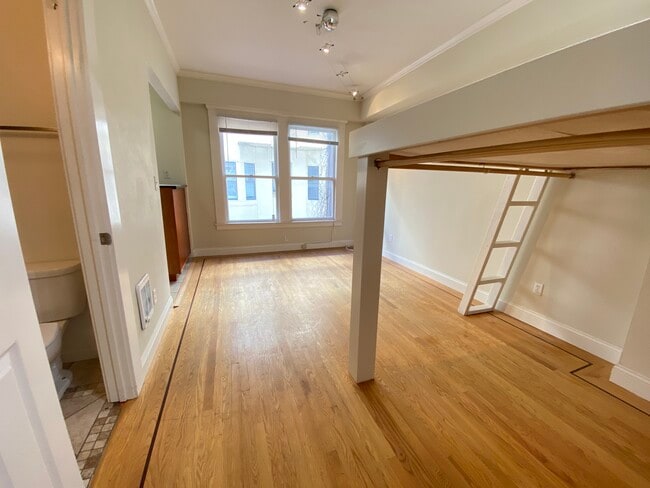 Interior Photo - Jekyll Apartments LLC.