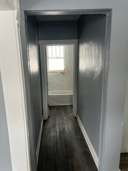 Building Photo - 1221 9th St