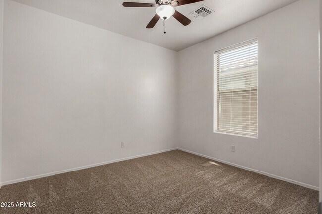 Building Photo - 4211 N 153rd Dr
