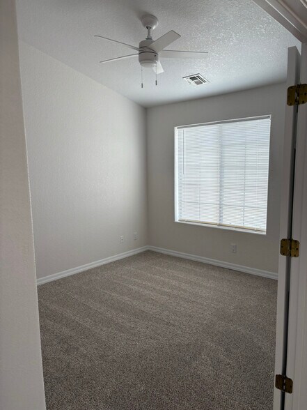 Building Photo - 2511 McCormick Blvd