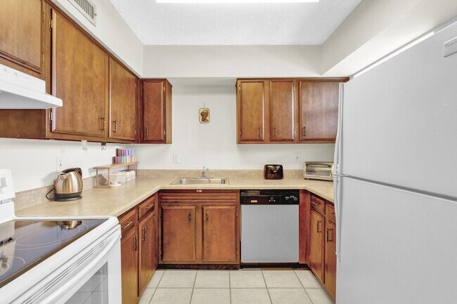 Building Photo - 1441 Ocean Dr