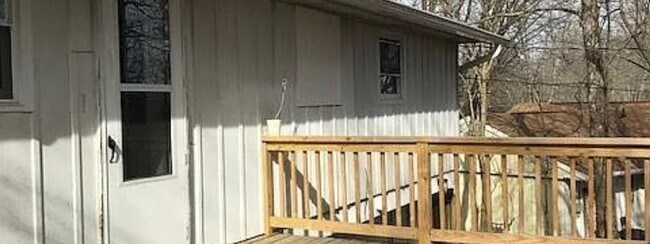 Primary Photo - 3102 N Valleyview Dr
