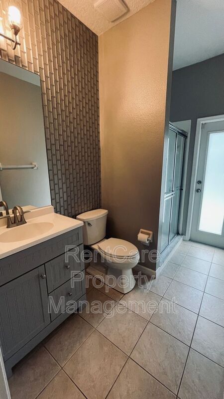 Building Photo - 842 Lancer Cir