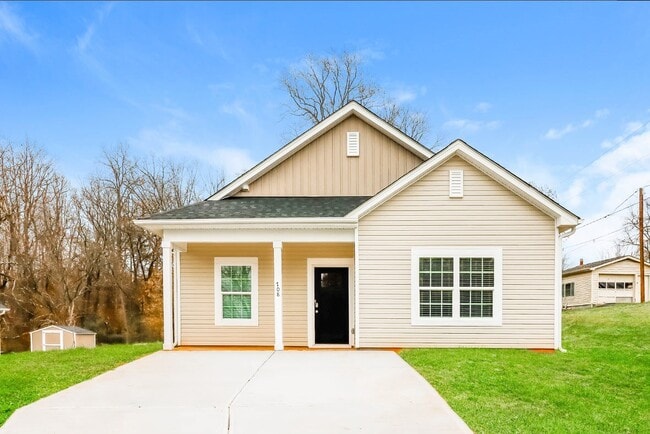 Building Photo - 708 N 6th St