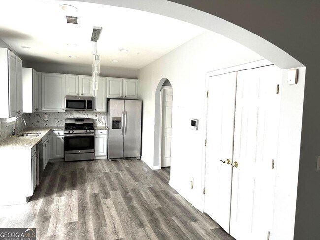 Building Photo - 5496 Village Trace