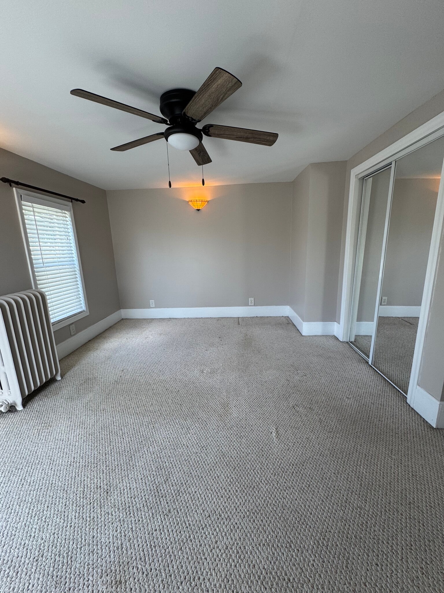 Building Photo - 1402 S State St