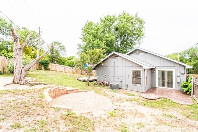 Building Photo - 1217 Silverton Ct