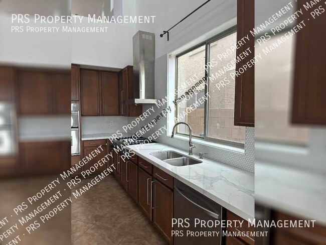 Building Photo - 2741 W Redwood Ln