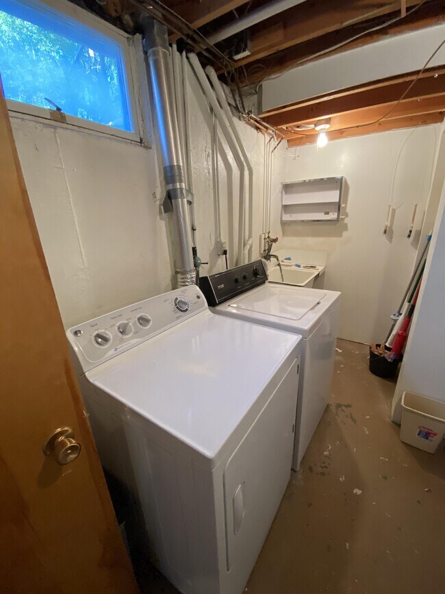 Building Photo - 3408 14th Ave S