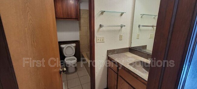 Building Photo - 7407 Kings Manor Ct