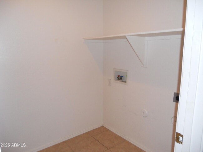 Building Photo - 13558 W Port Royale Ln