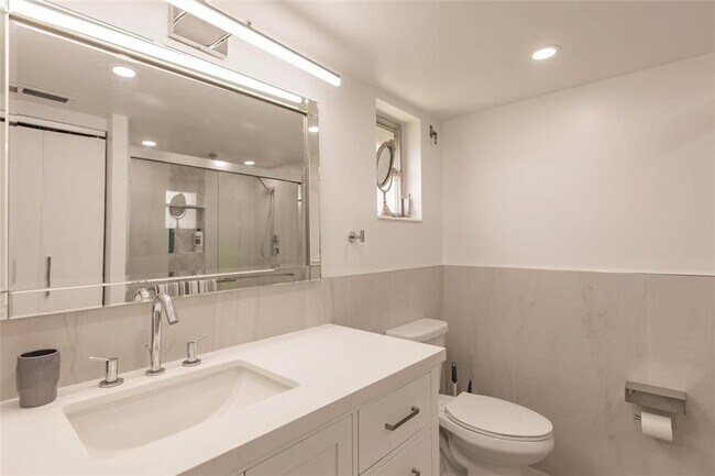 Building Photo - 4100 N 58th Ave