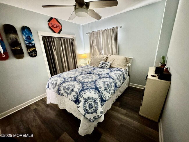 Building Photo - 218 Marine Pl