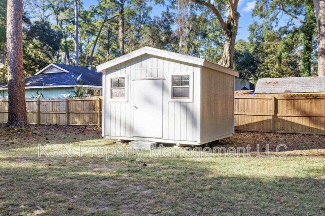 Building Photo - 286 Cushing Dr