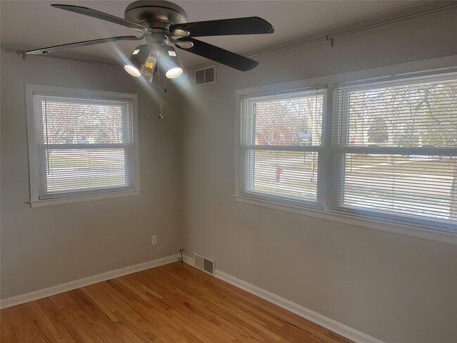 Building Photo - 15859 Buckingham Ave