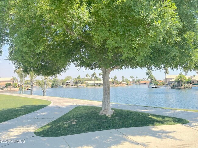 Building Photo - 758 S Lagoon Dr
