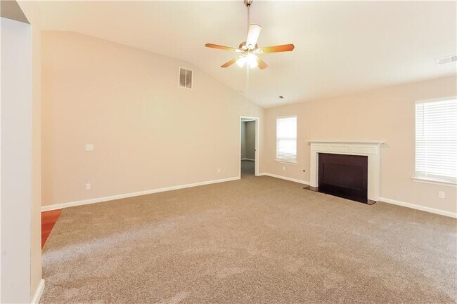Building Photo - 246 Augusta Woods Dr