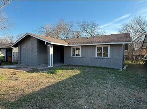 Building Photo - Newly Renovated 4-Bedroom Home in Austin –...