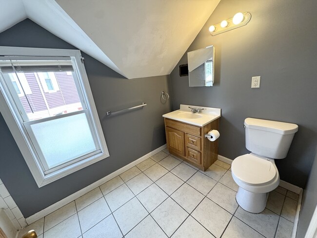 Building Photo - 34 Cutler St