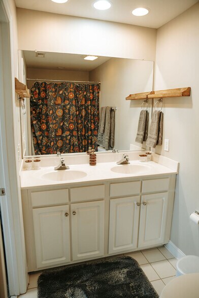 Building Photo - 4414 Piedmont Trace Dr