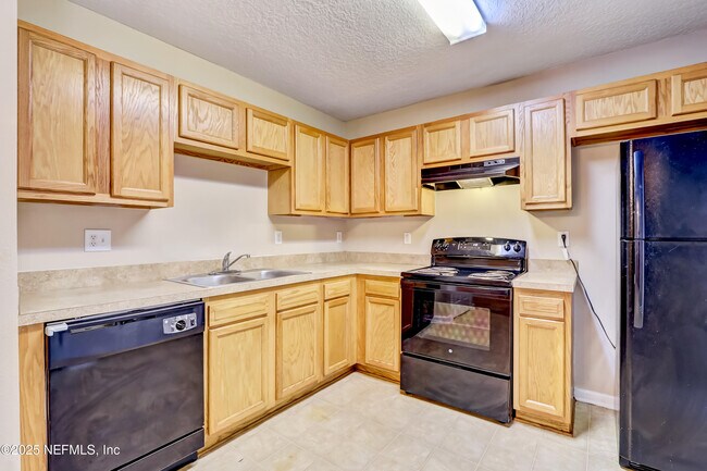 Building Photo - 8448 Kona Ave