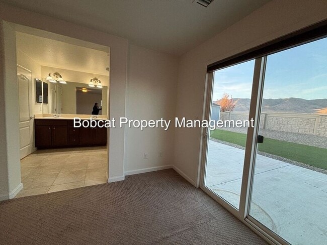 Building Photo - 100 Deschutes Dr