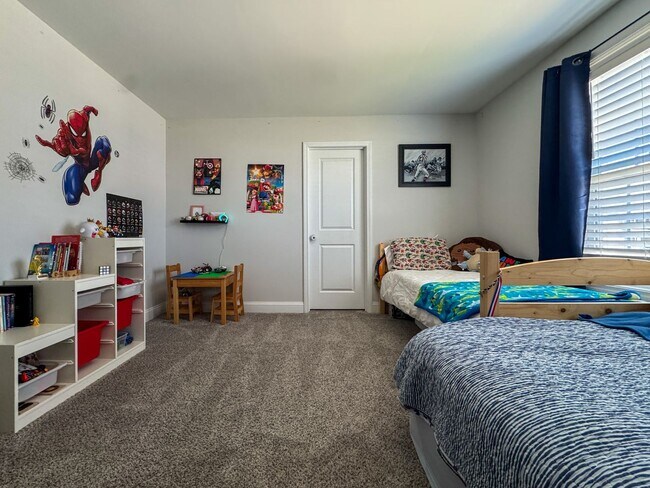 Building Photo - Stunning 4 Bed 2.5 Bath Home in Cameron with Fenced Yard