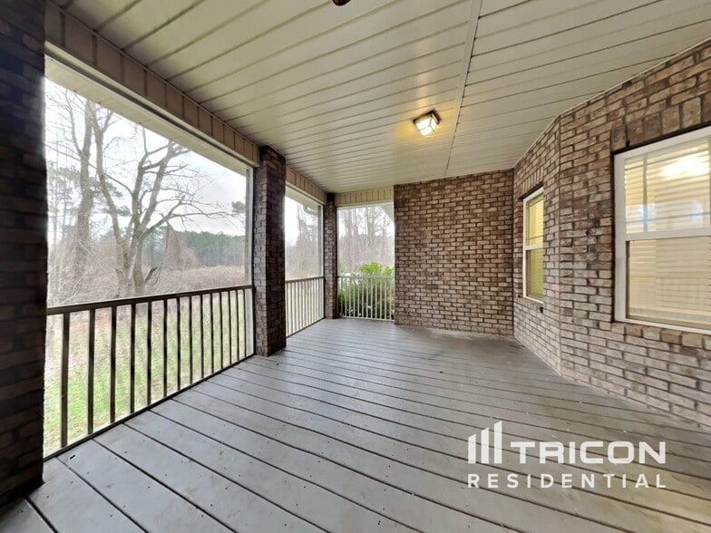 Building Photo - 2312 Joneshurst Wy