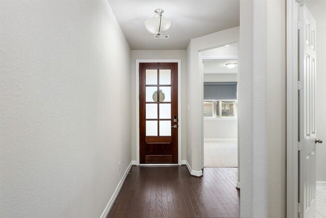 Building Photo - 2116 Sweet Bay Dr