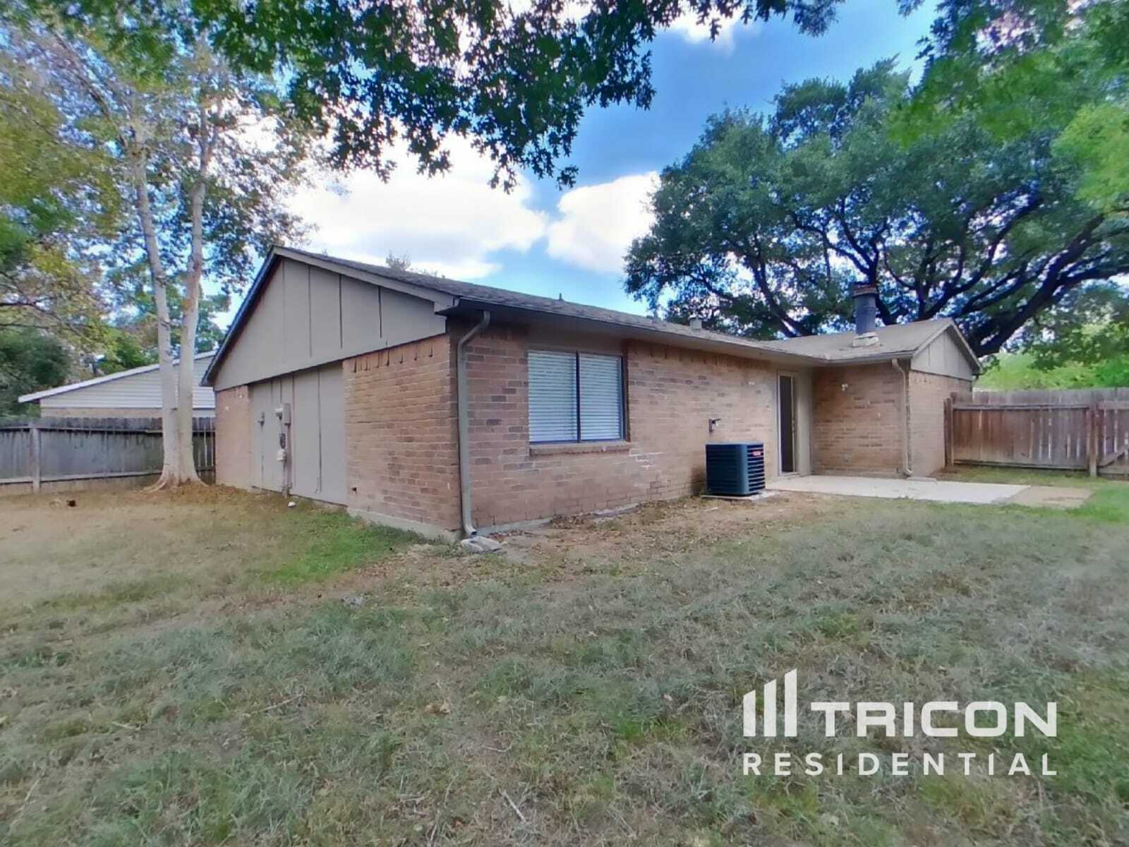 Building Photo - 22703 Post Gate Dr