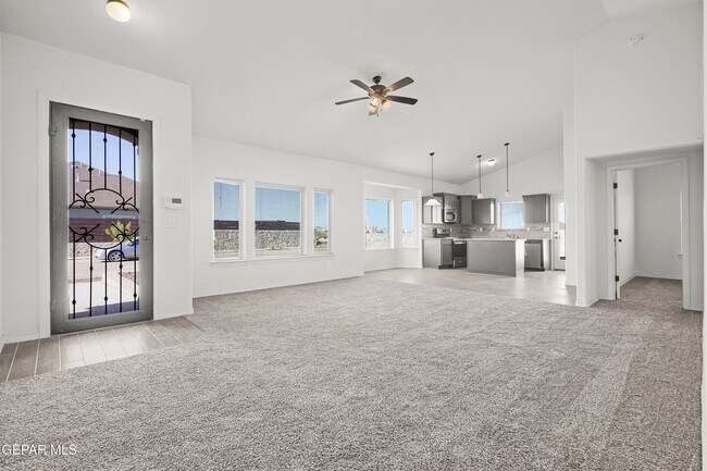 Building Photo - 1041 Summer Lake St