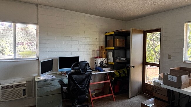 Building Photo - APARTMENT:  APPLE TREE SQUARE APARTMENTS-UPTOWN SEDONA