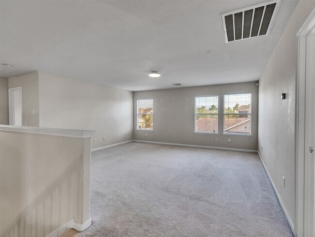Building Photo - 29650 Legends Green Dr