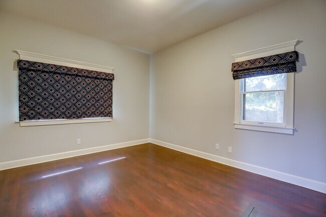 Building Photo - Gorgeous Home in Old Towne Orange