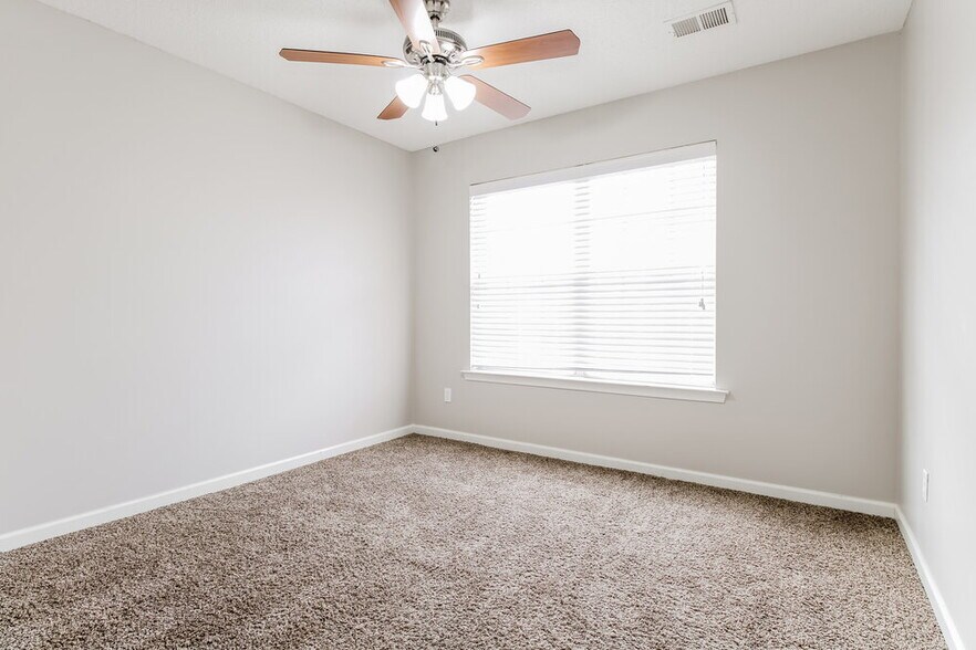 Building Photo - 2792 Shady Well