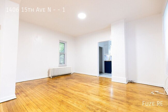 Building Photo - 1406 N 15th Ave