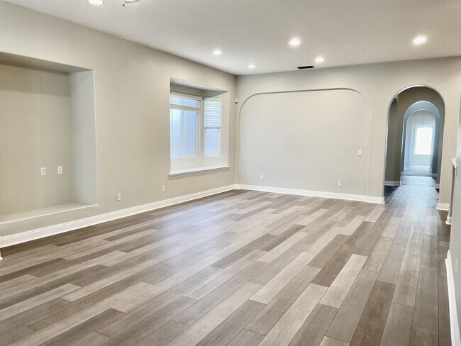 Building Photo - 6408 Vilamoura Way