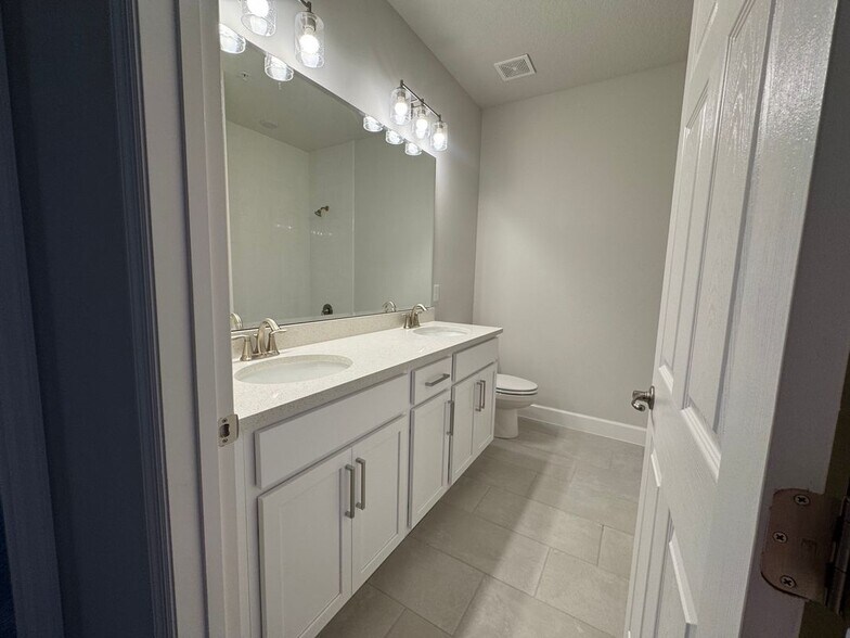 Building Photo - 510 Belmond Dr