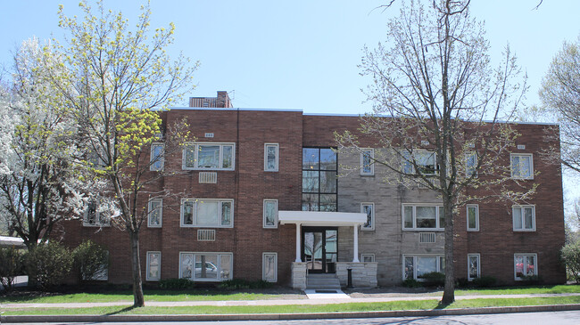 Primary Photo - 610 East Ave