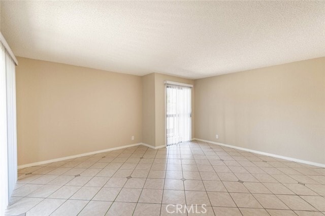 Building Photo - 569 Palm Dr