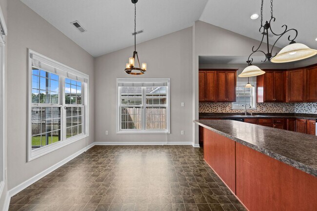 Building Photo - 115 Ravenscroft Way